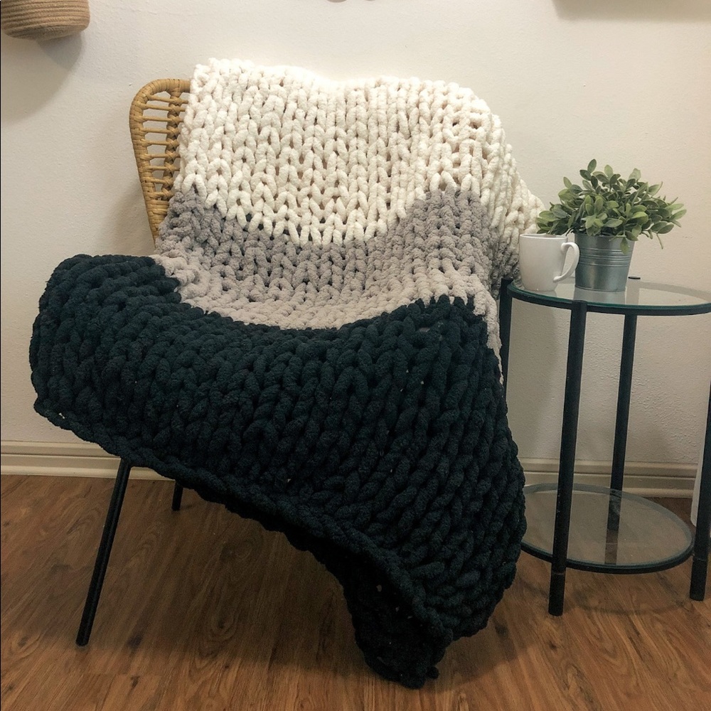 Oakland Raiders Colored Chunky Knit Blanket